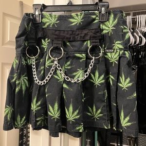 tripp nyc mary jane skirt 💚💨